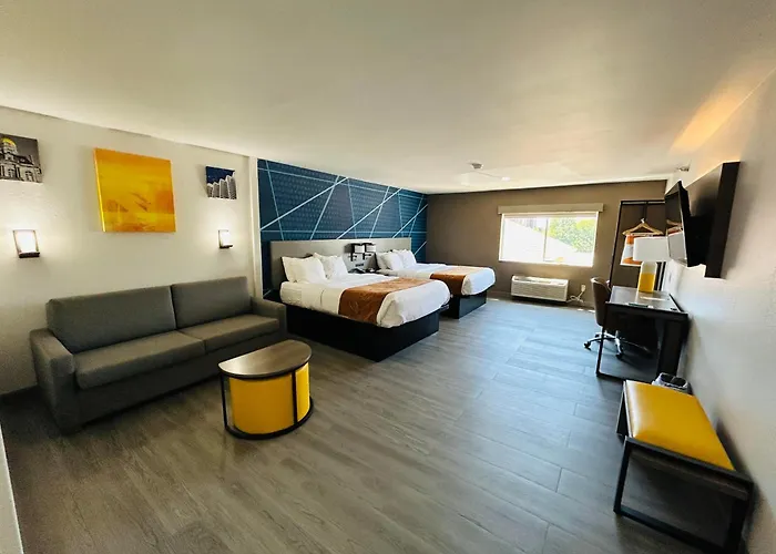 Comfort Suites Terre Haute University Area